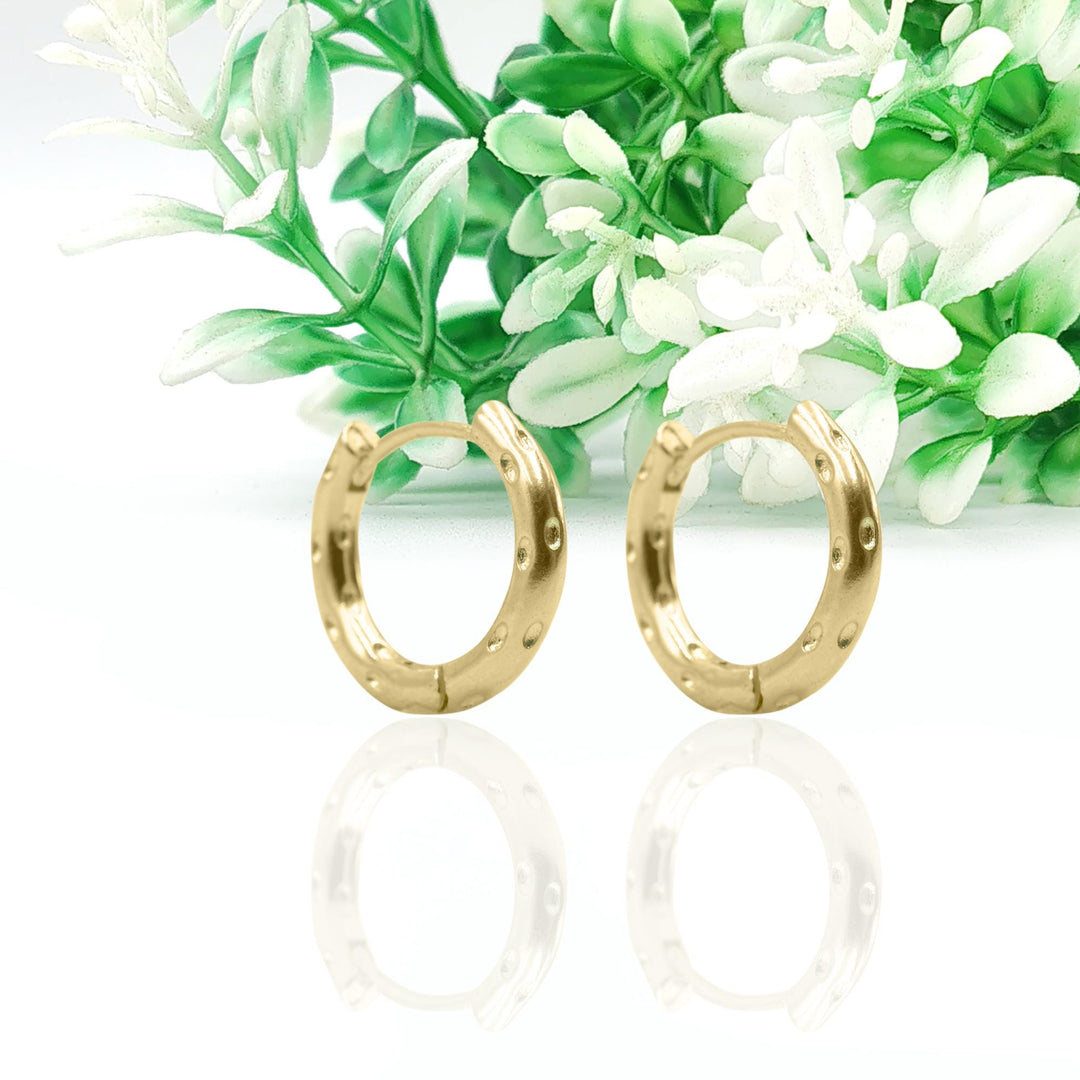 14K Gold Thin Gold Classic Hoop Earrings, Threader Hoop Earrings  Hammered or Smooth Earring, Thin Hoop Earring, Gold Heart Hoop Earrings