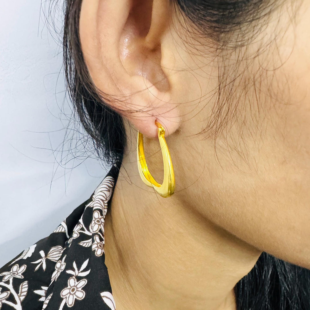 14k Gold Hammered Hoop Earring, Tiny gold hoops, Textured Circle Earrings, Dainty gold Huggie hoops, Sterling silver Huggie