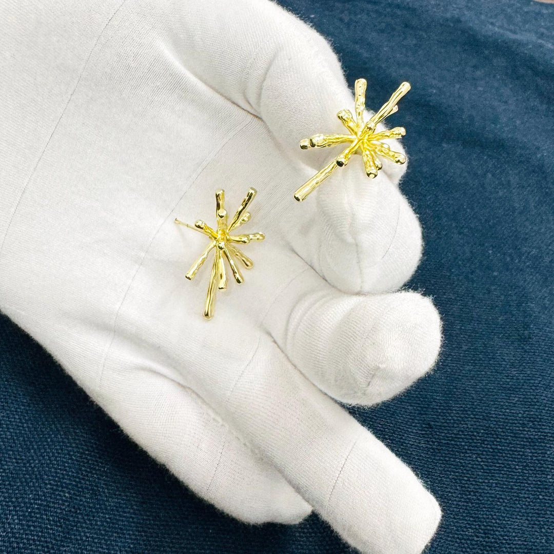 14K Gold Plated Tiny CZ Star Shaped Stud Earring, Sparkle Star Stud Earrings, Celestial Helix Earlobe Earring, Conch Cartilage Stud Earring