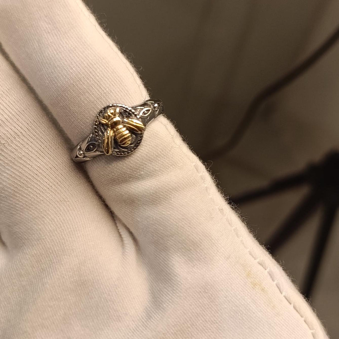 Tiny Bee Signet Ring, Dainty Signet Ring, Minimalist Ring, Gold Bee Ring, 925 Sterling Silver,