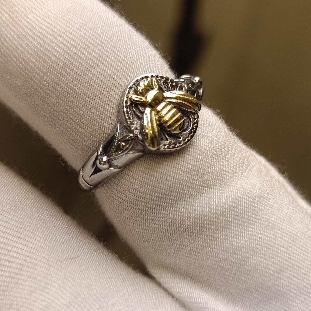 Tiny Bee Signet Ring, Dainty Signet Ring, Minimalist Ring, Gold Bee Ring, 925 Sterling Silver,