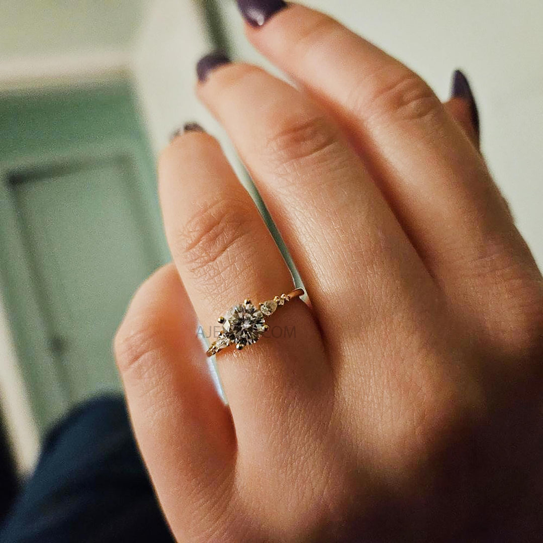 Vintage Moissanite Engagement Ring Set,Round cut Moissanite Ring,Diamond Cluster Ring,Rose Gold Bridal Ring,Twisted Wedding Band,Unique Ring