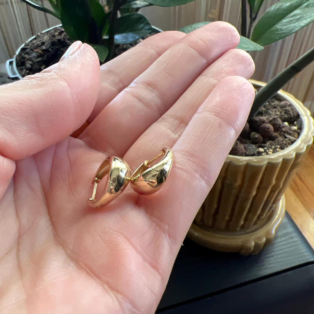 14k Gold Hoops, Teardrop Hoop Earrings, Tapered Hoops, Teardrop Huggie Earrings, Gold Gypsy Earrings, Must Have for Every Women