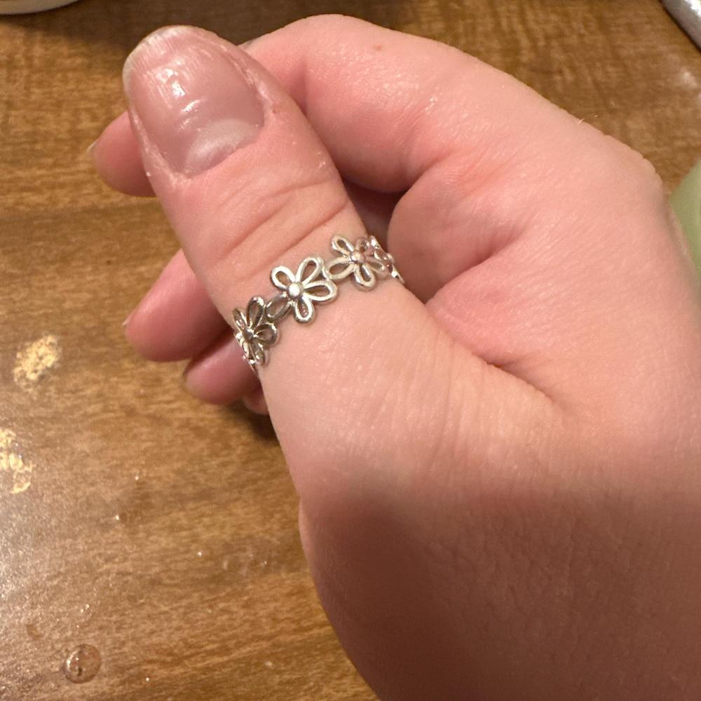 Forget-me-not Flower Infinity Ring in Sterling Silver, Flower Ring, Floral Ring, Dainty Flower Band Ring, Rings for Women, Dainty Rings