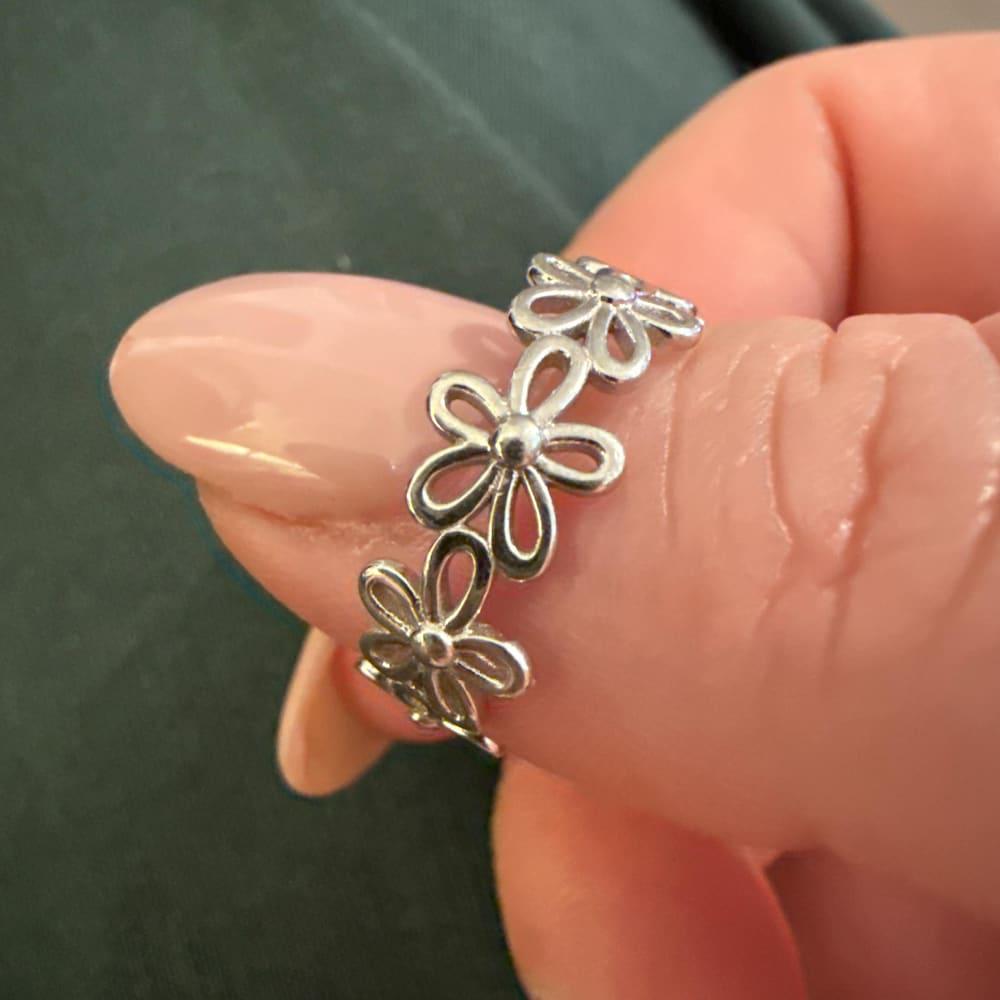 Forget-me-not Flower Infinity Ring in Sterling Silver, Flower Ring, Floral Ring, Dainty Flower Band Ring, Rings for Women, Dainty Rings